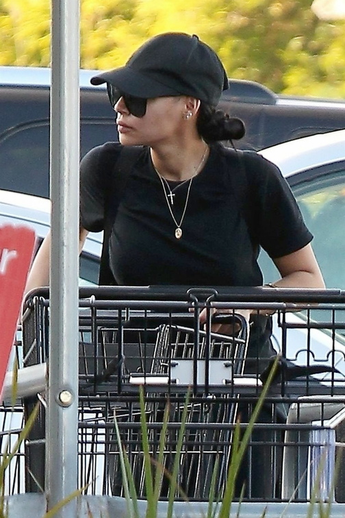 naya-rivera-out-for-grocery-shopping-in-los-angeles-01-17-2018-1.jpg